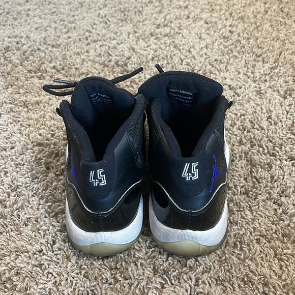 Jordan 11 Space Jam - Picture 5 of 10